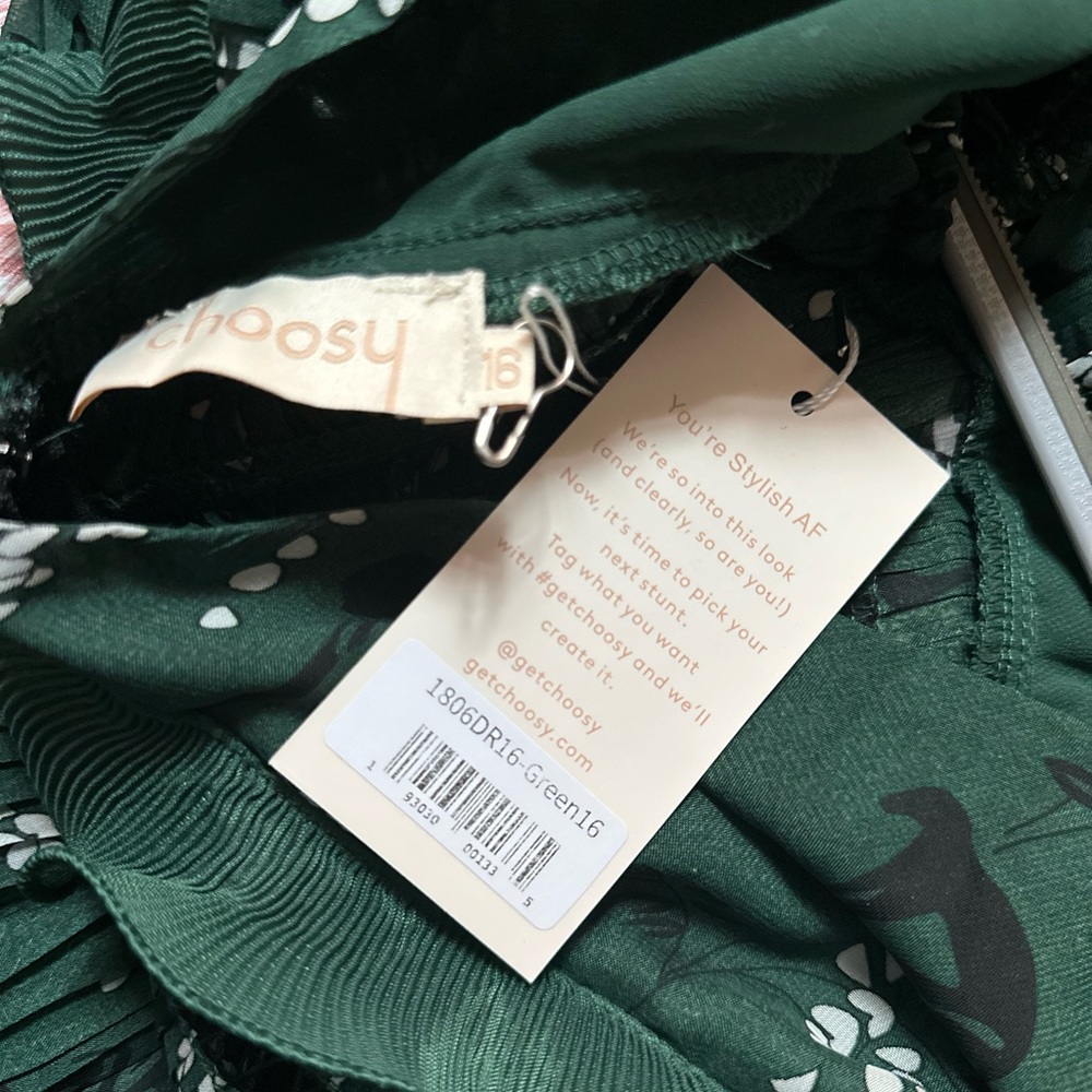 Cold Shoulder Green Floral Dress size 16 - Picture 3 of 3